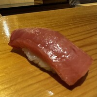 鮨 利﨑 - マグロ握り