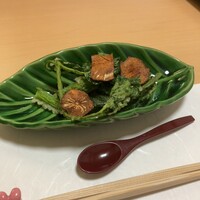 季節料理 姿 - 北海道産ウドの素揚げ＆芋チップス