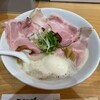 三羽鴉 - SANBA白湯1000円（味玉100円/レアチャーシュー増し250円）