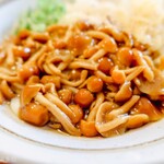 ヨコクラうどん - 特に女性にお奨め なめこおろしぶっかけ