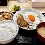 中毒飯 チョモランマ - 『チャーシューエッグ定食』シングル＆唐揚げ１つ