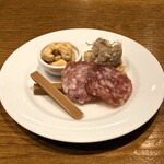 カーヴ - アミューズ