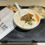 阜杭豆漿 - 鹹豆漿、厚餅夾油條、蛋餅など