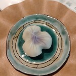 御菓子司 聚洸 - こちらがアヤメでしょうか‥