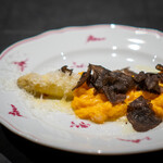 三和 - ホワイトアスパラガス、スクランブルエック、黒トリュフ