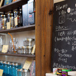 NEVL - 店内：レンタルカメラとかあります