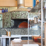 マガジーノ - ナポリから取り寄せたピッツァ用薪窯