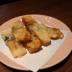 日本酒バルかぐら - ・「山芋梅しそ巻天(¥649)」