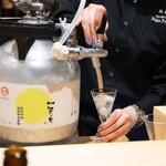 鮨 富かわ - 石川県「加賀の月」の日本酒サーバー