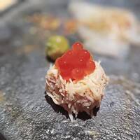 銀座 鮨 魯久 - タラバガニ～北海道産、いくら乗せ