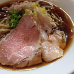 麺屋玉ぐすく - 豚と鶏のチャーシュー