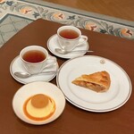富士屋ホテル - カスタードプリン¥1,100／アップルパイ¥1,400