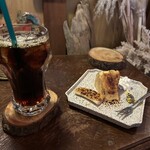 日方珈琲焙煎所 by CAFE SQUARE - アイスコーヒー&バスチーキャラメリゼ❗️