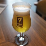 Pub & Grill 7 TAPS TAVERN - 