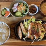 居方食堂 - スタミナたっぷりトンテキ定食(\1400)