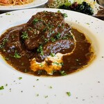 Piccolo Bruco - 牛タンのシチュー　3人でシェアしても充分オッケーな量