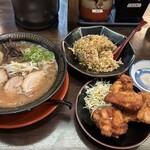 長浜らーめん - がっつりセット(こくうま)  1700円❗️