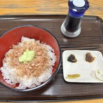わさび園　かどや - わさび漬けやわさび味噌は売店でも買える