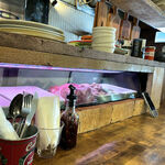 ニチーノ - 店内のカウンター