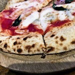 ニチーノ - 生地は厚めでモッチモチ。。。