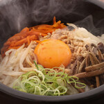 カルビ丼とスン豆腐専門店 韓丼 - 石焼 ビビンバ