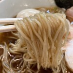 麺処ろくめい - 三河屋製麺の全粒粉ストレートの細麺でーす。