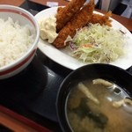 東京チカラめし - [過去ログ]この前すぐ食べれるもので地元探してたらチカラめしの海老フライ定食が目に止まり、食べてみた。まぁ、¥550にしては良いかな！けどワガママ言うとレモンが欲しかったw
