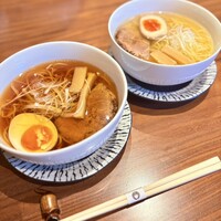 鶏と塩の旨味が引き立つ「醤油・塩ラーメン」