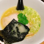 日本酒食堂 吟乃灯 - 自家製鶏白湯ラーメン