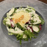 TOKYO KAIKAN 會 - 温泉玉子が乗ったシーザーサラダ