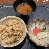 TOKYO KAIKAN 會 - ガーリックライス、味噌椀、香の物