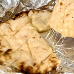 スミトラ アジアン ダイニング - チーズナンテイクアウト¥500