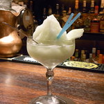 Bar Agit - 高槻しろうりのフローズンカクテル￥９００☆♪