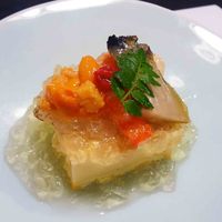 割烹蒲焼 横浜八十八 吉田町店 - 豆腐の土台に、雲丹、鮑、海老、帆立、鯛ジュレなど
