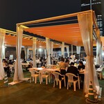 TOKYO TOWER HIGHBALL GARDEN ROOFTOP ジンギスカン - 開放的な客席