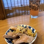 のかおい - 豚タン刺し　200円　絶対頼むやつ