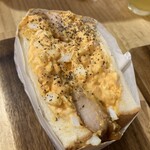 こんなにデカいサンドイッチは反則だ - 