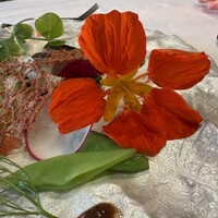 Kobe Grill - お花も食べます