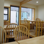 かき氷工房 雪菓 - 爽やかで明るい雰囲気の店内♪