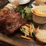 フィネガンズ・バー＆グリル - 