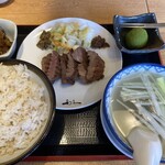 牛たん炭焼 利久 - 