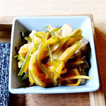 ゆるり農カフェ EVER GREEN CAFE - 今日の おかず　切昆布と さつまあげの煮もの　260円　2024/10