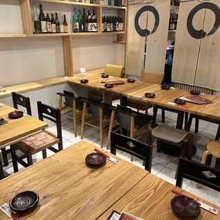 半個室18名テーブル席★平日の貸切は人数応相談です（28名以下も可○）
