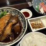 錦糸町 高はし - これがあら煮？と思う程、肉厚な『あら』でした。美味しく頂きました♪