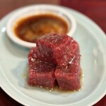 昭和焼肉 かたの - 赤身角切