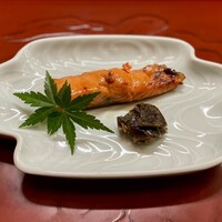 赤坂とゝや魚新 - 焼物：富士山サーモンのもろみ味噌焼き