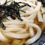 水沢手打ちうどん 三升屋 - 出汁は繊細感のある薄口。