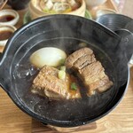 地産地消のゆったりカフェ さんち - 熱々の巨大な角煮は、バリ旨でし種\(//∇//)\