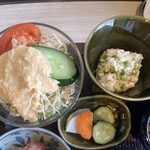 むさしや - サラダと山芋の小鉢