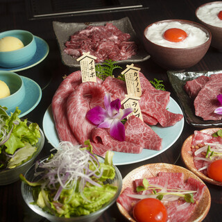 【神威】はA5黒毛和牛とと共に季節の旬の食材を使っております
